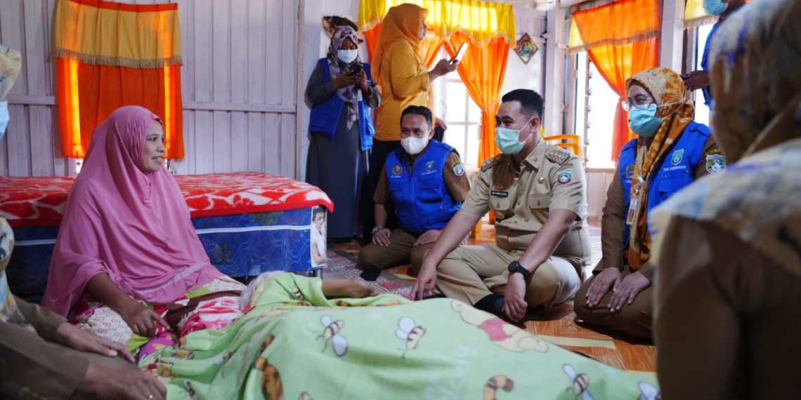 Pastikan Program “Sijagai” Berjalan Maksimal, Bupati Pangkep Besuk Langsung Warganya