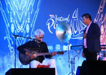 Bupati Bulukumba Andi Muchtar Ali Yusuf resmi menutup Festival Pinisi XII tahun 2022 Kabupaten Bulukumba di Pelesterian Titik Nol Bira