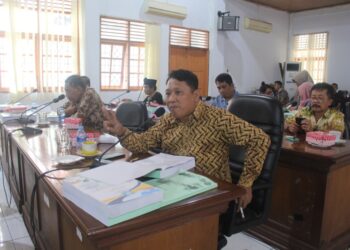 Dewan Perwakilan Rakyat Daerah (DPRD) Bulukumba, menolak pengusulan anggaran pada APBD-P untuk pembangunan gedung Satu Atap (Satap).